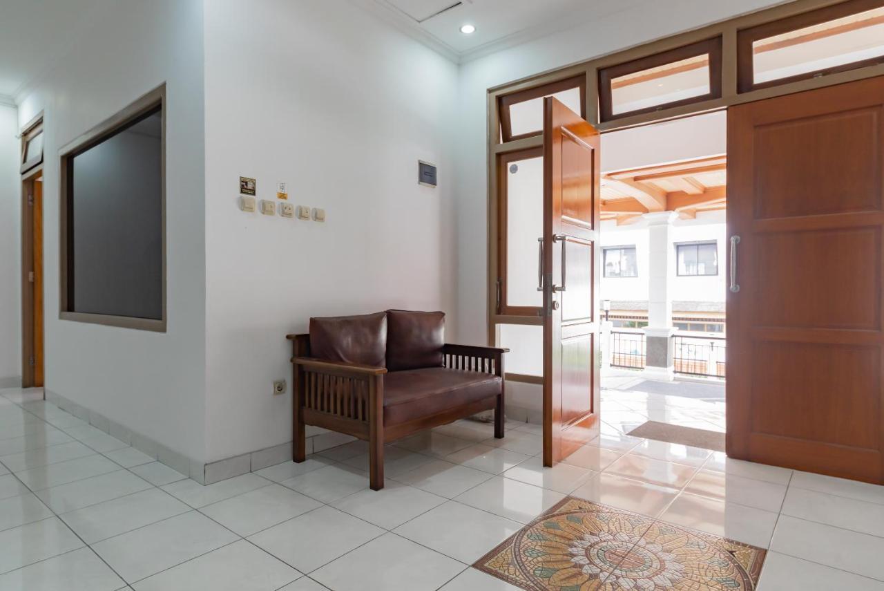 Reddoorz Plus Near Universitas Maranatha Bandung 2 Bagian luar foto